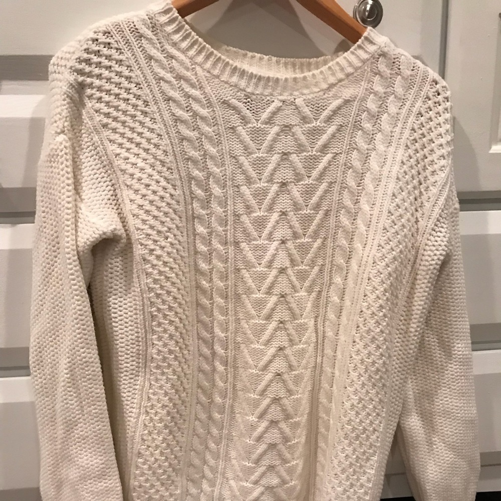 Forever 21  Large White cable knit sweat